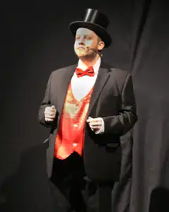 Tobias Wodarz loading=